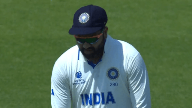 Rohit Sharma showed funny style in live, captured in camera, India got target of 444 runs