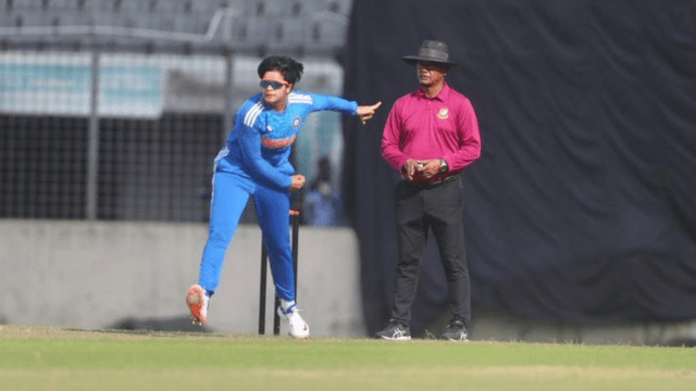 Harmanpreet took an impossible catch with one hand, created a sensation, Shefali fell 4 wickets in the last over, Bangladesh lost the series