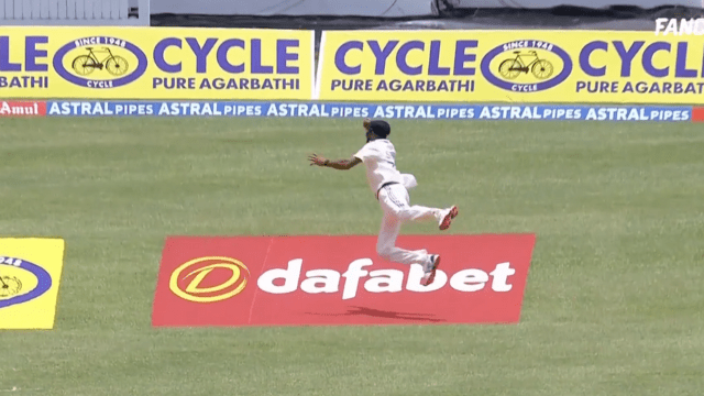 Mo. Siraj caught a magical catch by jumping 5 feet in the air, Jadeja's heart beat, Blackwood OUT