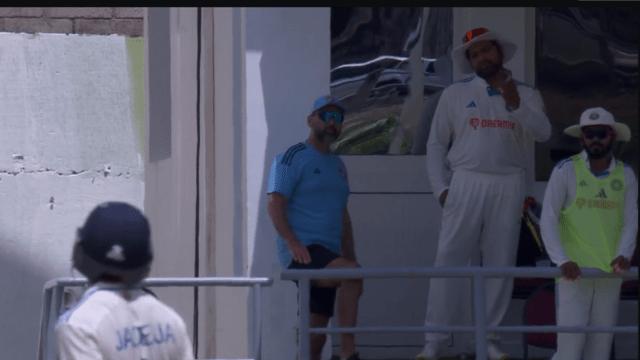 Rohit's anger erupted on Ishaan Kishan, who played 19 ball dot, said this in gestures to the dressing room, reaction went viral