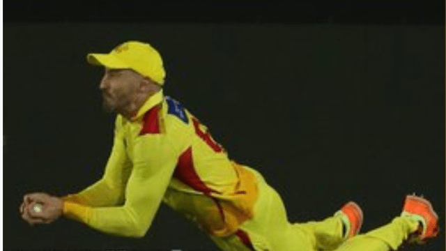 Duplessis ran 15 meters and took a wonderful catch of Tim David by leaping in the air, reversed the match, crushed MI by 17 runs