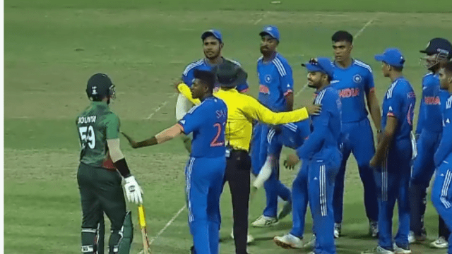In India-Bangladesh live match, there was a scuffle between the players, the umpire defended