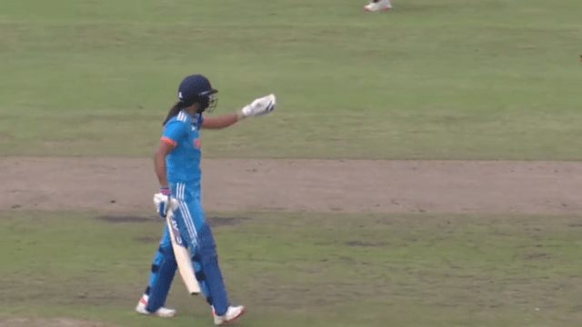 In the final match, Harmapreet broke the stump in anger, the stump was torn apart, the umpire became merciless!