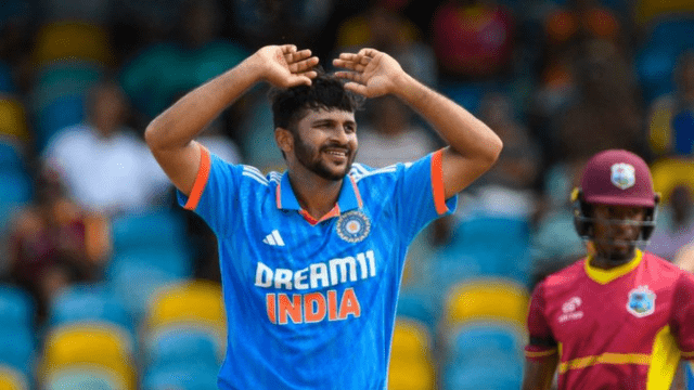 Shardul Thakur's rocket speed ball blew away Brandon King's wicket, fell on his knees and got out
