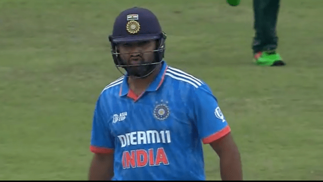 Rohit Sharma 11 and Virat piled on 4 runs, Shaheen Afridi's inswing blew the senses, rain became the biggest villain