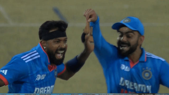 Babar Azam's bails flew on these swing balls of Hardik Pandya, 1.2 degree ball spun and took away the bails, Babar was stunned