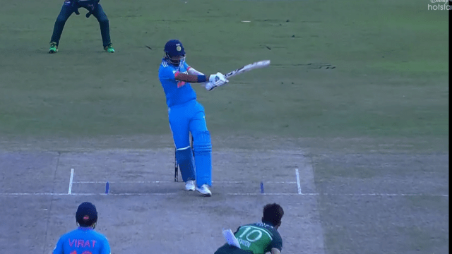 Naseem Shah bowled a stormy yorker to Lokesh Rahul for 99 runs, Rahul showed cleverness, this is how he completed his century.