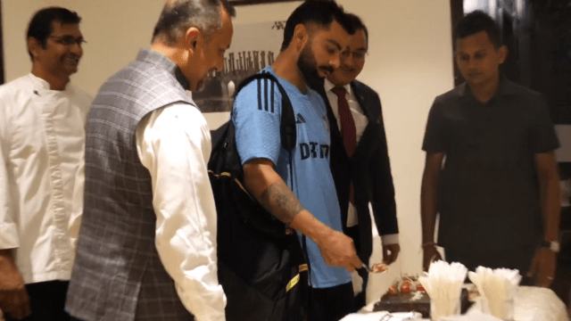 After the victory over Pakistan, the Indian team had "Pool Party, Virat", the team had fun in the pool with Rohit-Kohli, did Bhangra.