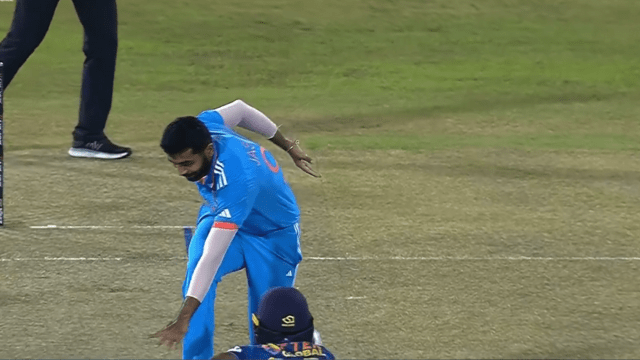 Bumrah narrowly avoided getting injured in the first over, ankle was completely lost, KL's reaction expressed the pain.
