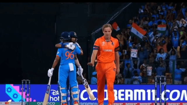 Lokesh Rahul completed a stormy century with a six, Anushka Sharma stood up and clapped, won hearts